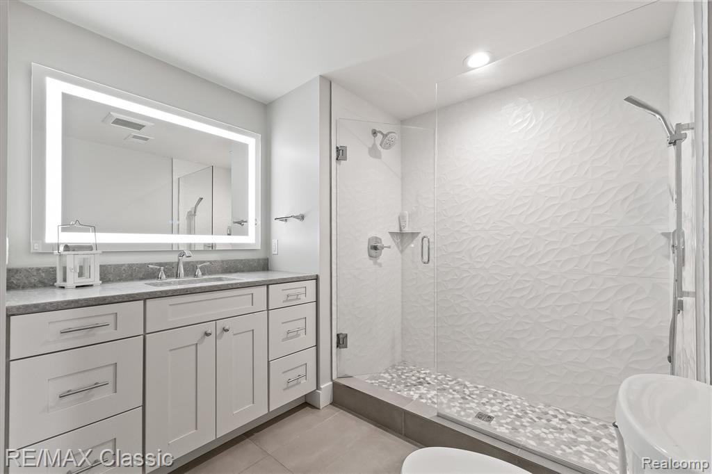 5118 S Shore Drive, Whitehall, MI, 49461