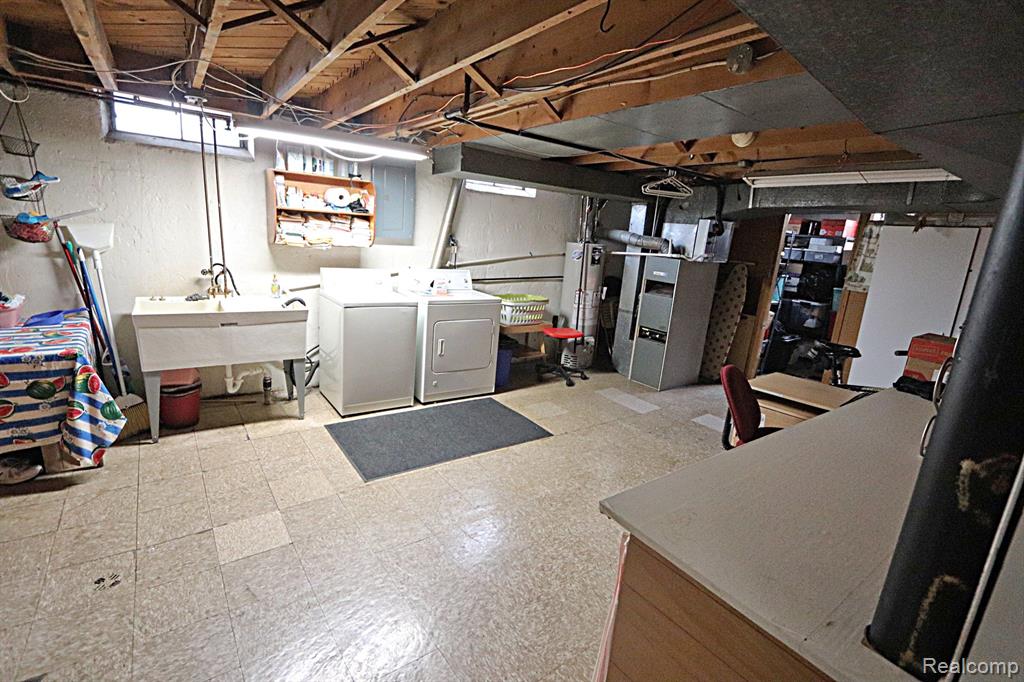 8554 WINSTON Lane, Dearborn Heights, MI 48127 — Photo 20