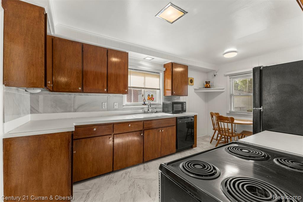 26657 W Chicago, Redford, MI 48239 — Photo 9
