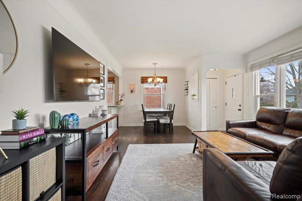 524 E LA SALLE Avenue, Royal Oak, MI 48073 — Photo 11