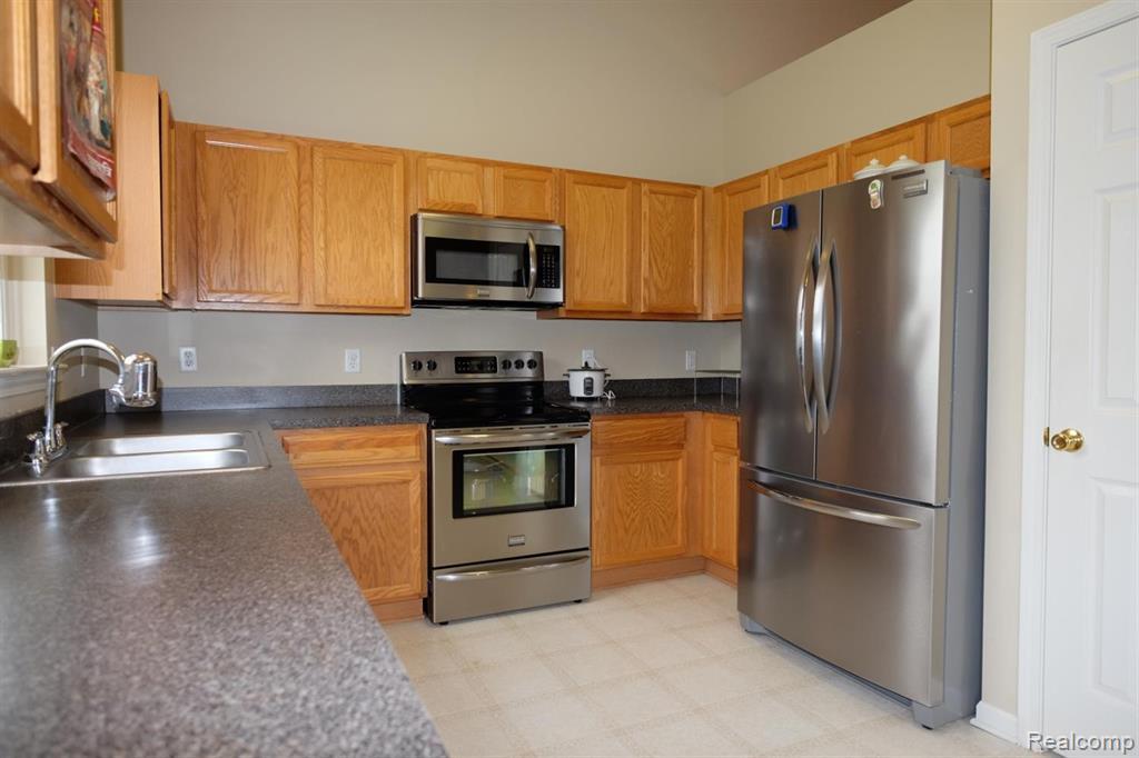 9653 Wexford Drive, Ypsilanti, MI 48198 — Photo 2