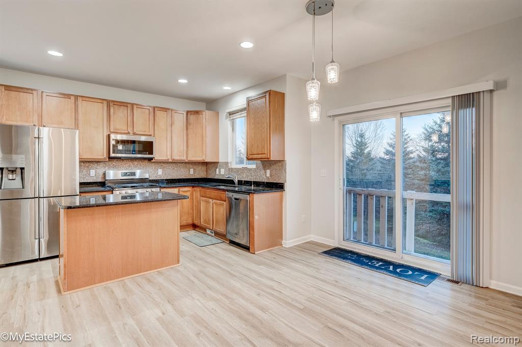 45101 BARTLETT Drive, Novi, MI — Photo 16