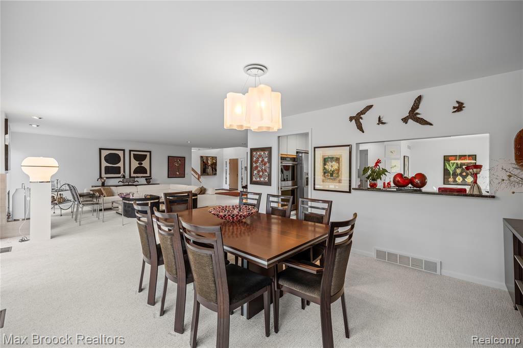 4933 Woodcliff Hill Road N, West Bloomfield, MI 48323 — Photo 14