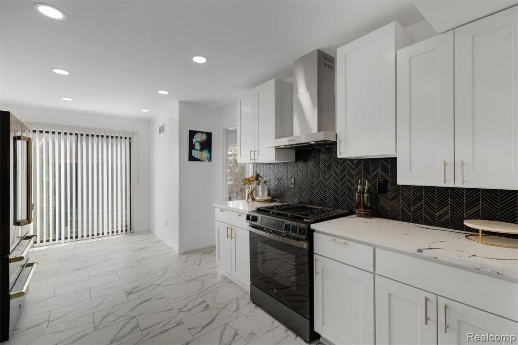7406 Pebble pt, West Bloomfield, MI — Photo 12