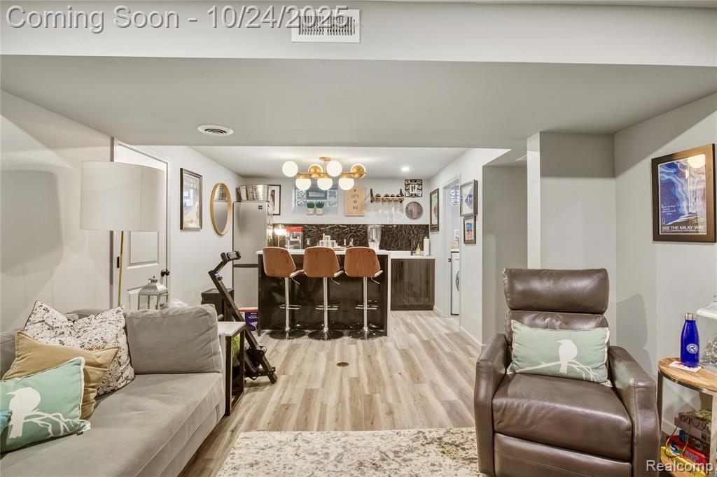 8094 Huntington Road, Huntington Woods, MI — Photo 33