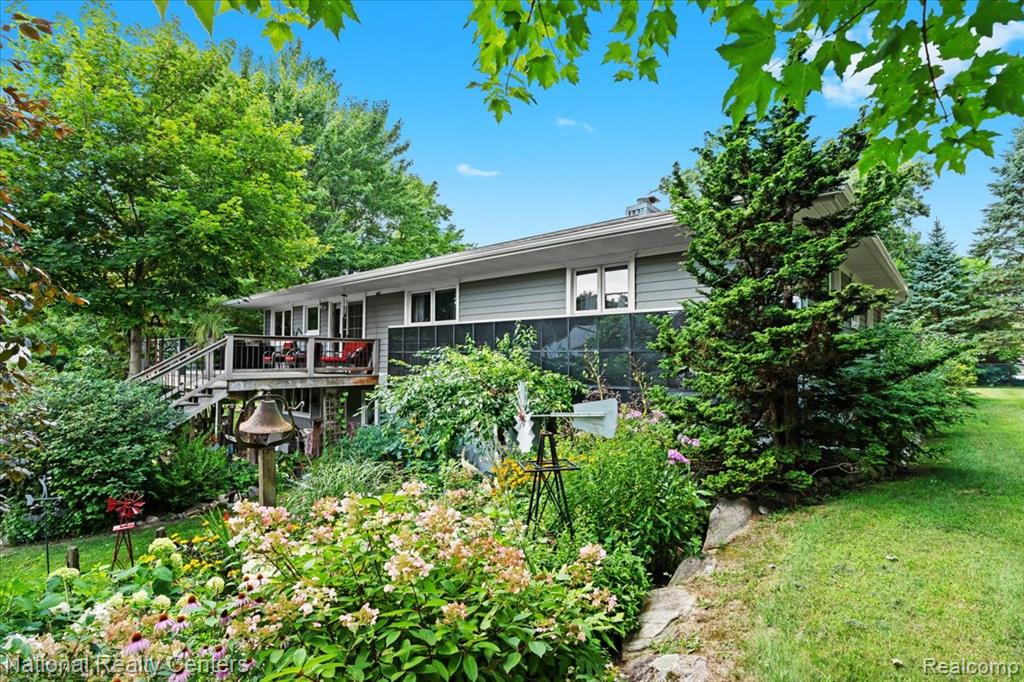 1785 Middle Road, Highland, MI — Photo 29