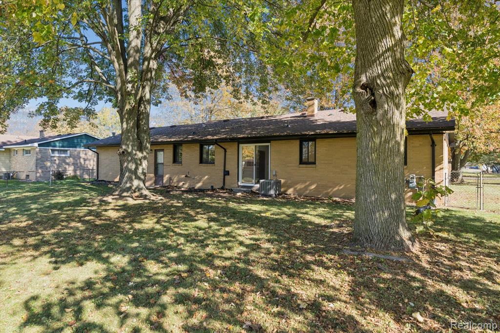 241 Raleigh Place, Lennon Vlg, MI 48449 — Photo 40