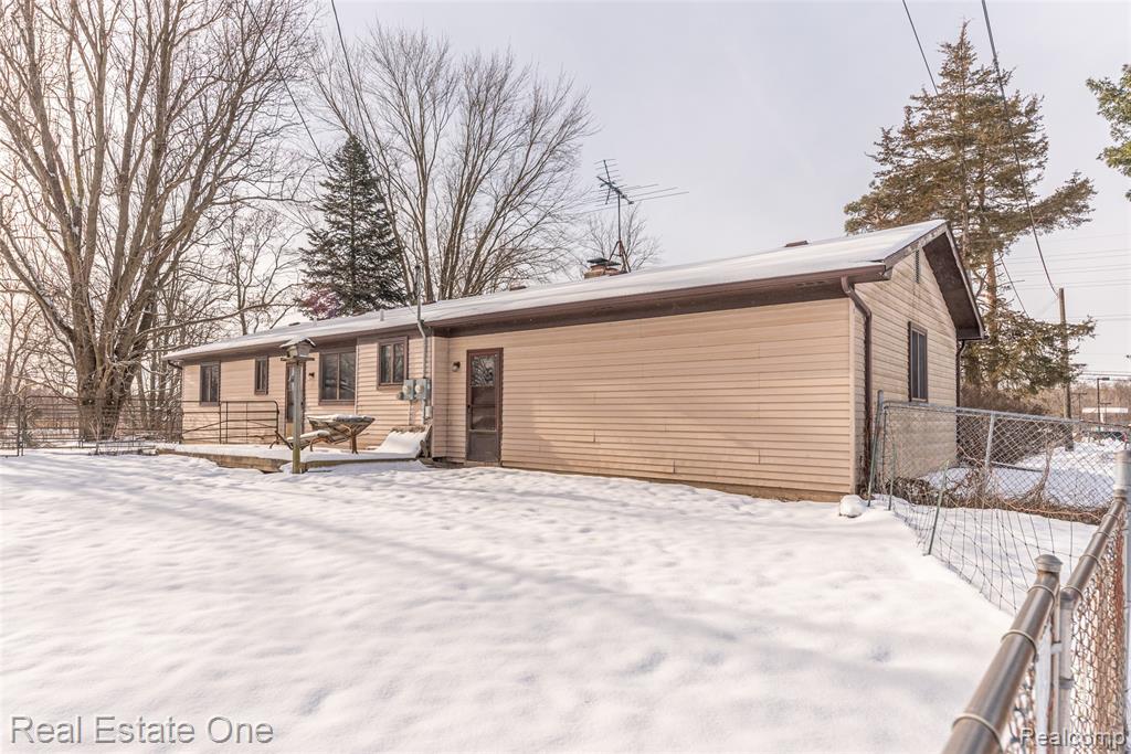 22700 Griswold Road, South Lyon, MI 48178 — Photo 3