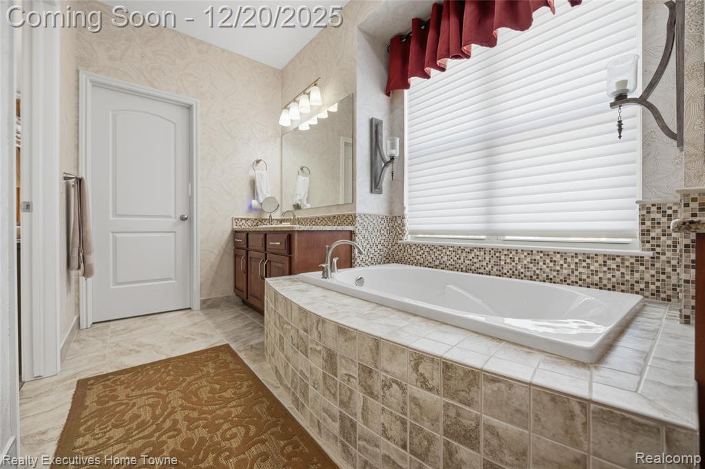 63072 S Plantation Court, Washington, MI 48095 — Photo 29