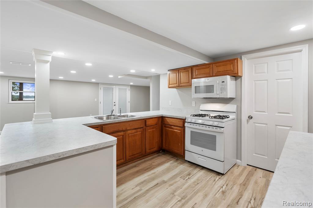 11476 Delmar Drive, Fenton, MI 48430 — Photo 24
