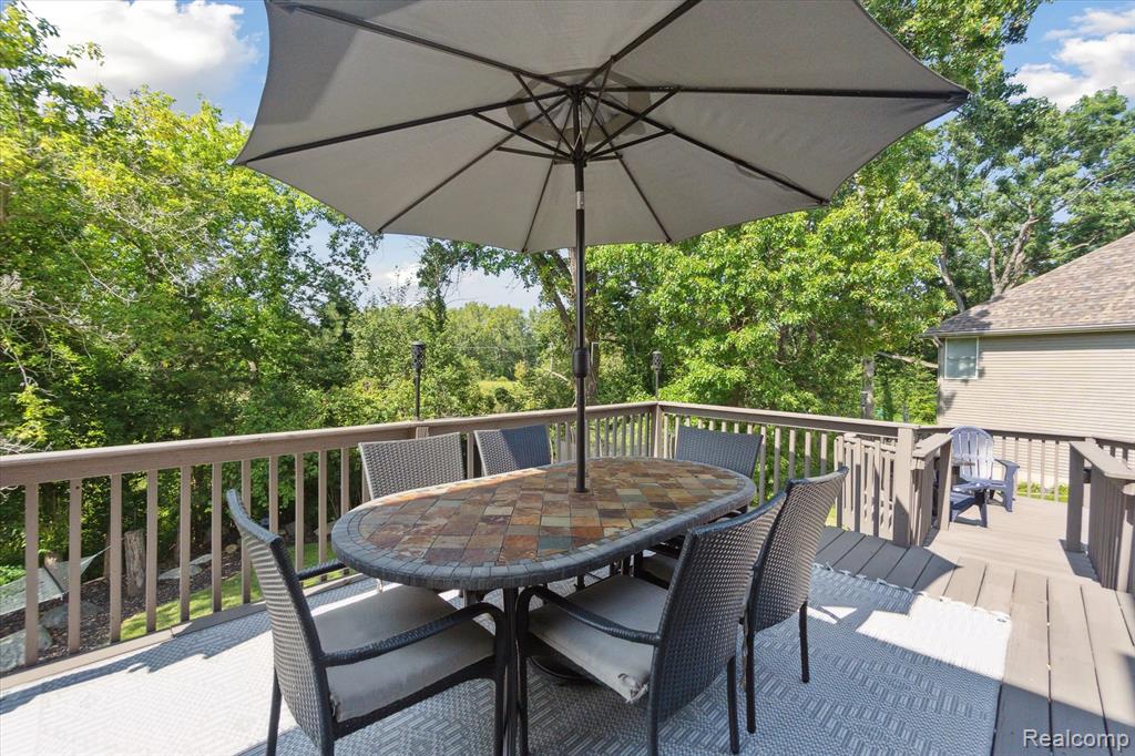 4348 Oak Tree Trail, Fenton, MI 48430 — Photo 13