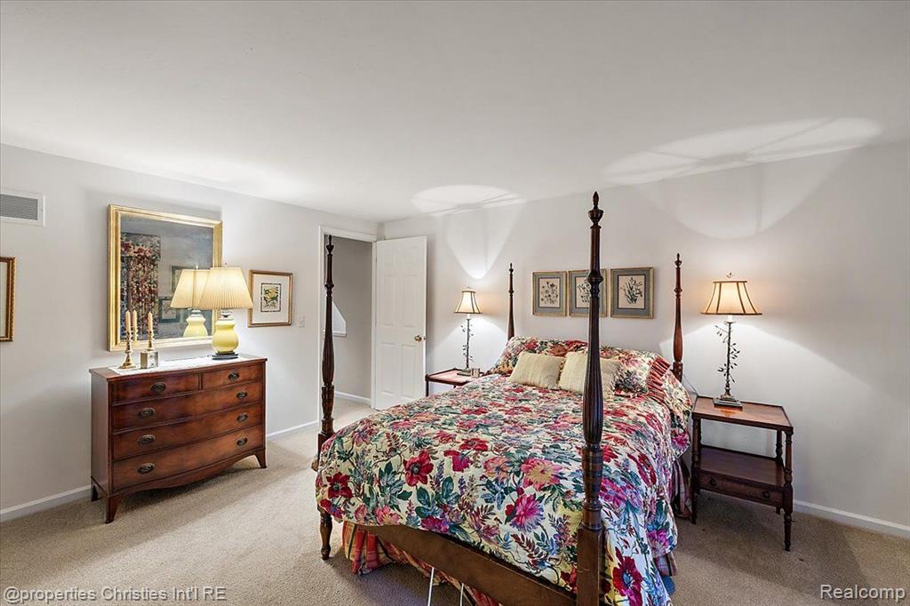 5579 Pine Brooke Court, Bloomfield Hills, MI 48304 — Photo 33