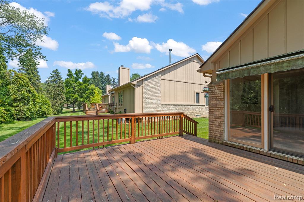 35213 Knollwood Lane, Farmington, MI 48335 — Photo 10