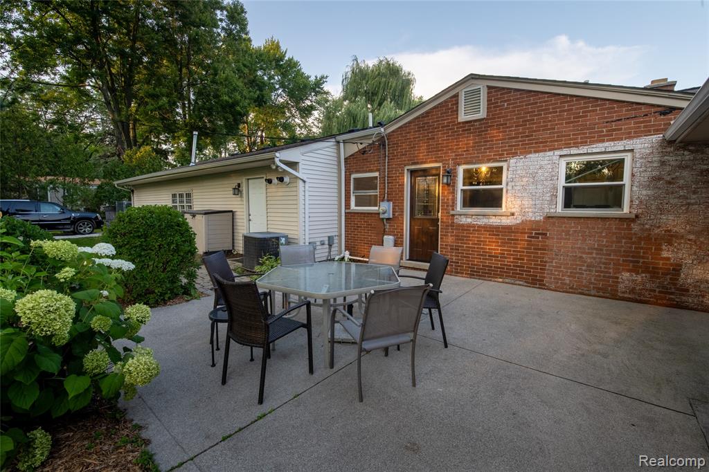 6655 Norton Drive, Troy, MI 48085 — Photo 19