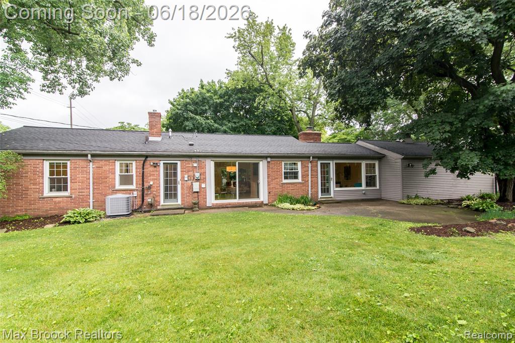 6799 E Dartmoor Road, West Bloomfield, MI — Photo 32