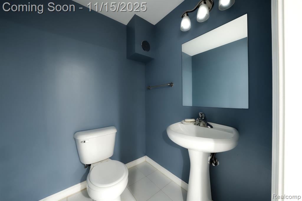 9751 Kingston Pointe Drive, Clarkston, MI 48348 — Photo 31