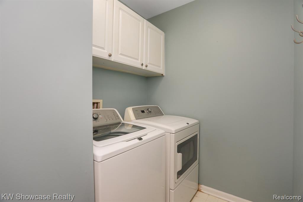43104 PROVIDENCE Lane, Canton, MI 48188 — Photo 17
