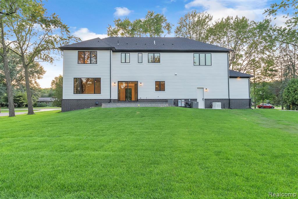4731 Haddington Drive, Bloomfield, MI 48304 — Photo 8