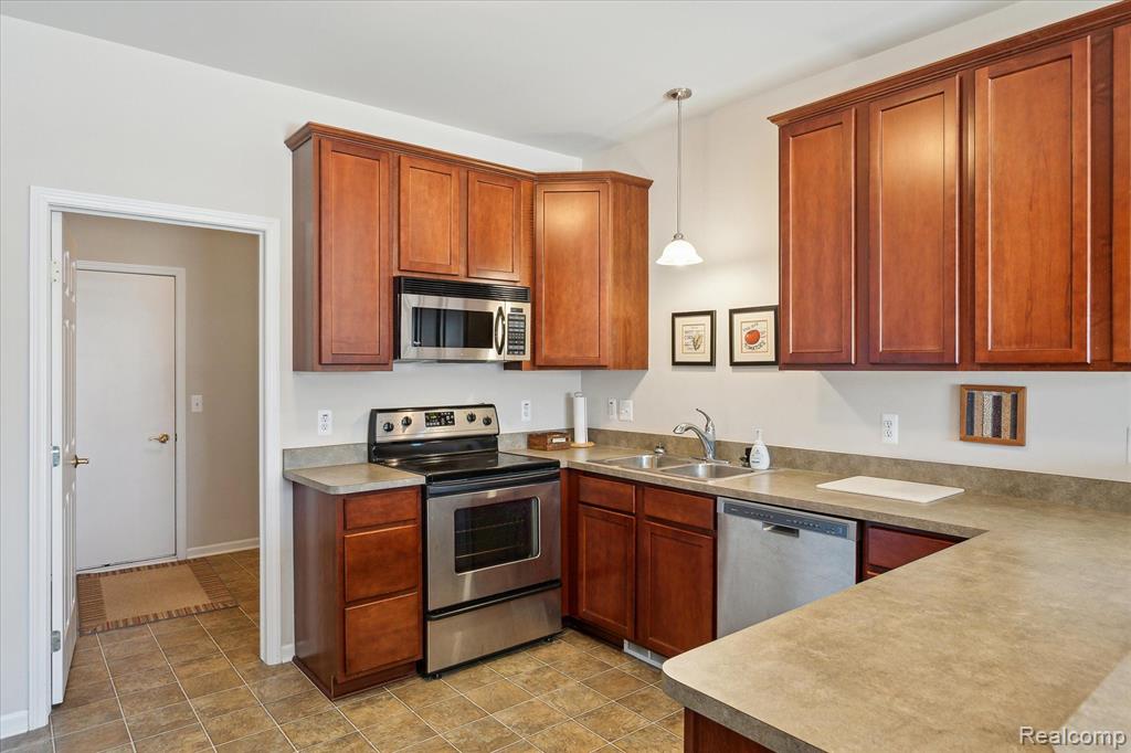 47681 SCENIC CIRCLE Drive S, 77, Canton, MI 48188 — Photo 13