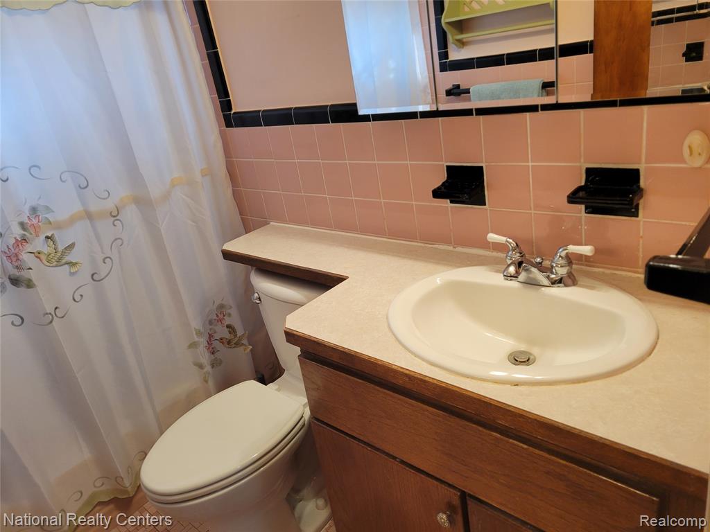 8789 Donna Street, Westland, MI — Photo 12