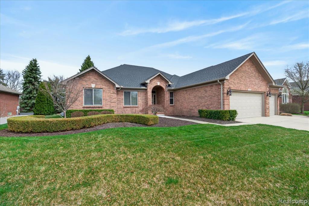 20196 Huron Drive, Clinton Twp, MI 48038 — Photo 2