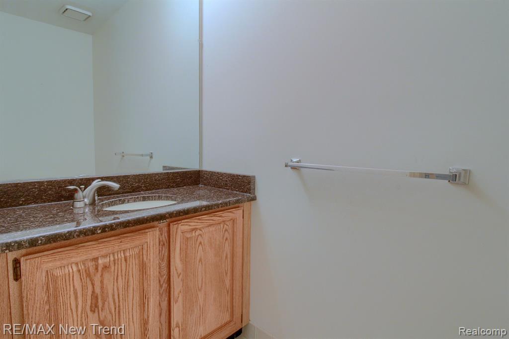 45331 COURTVIEW Trail, Novi, MI — Photo 13