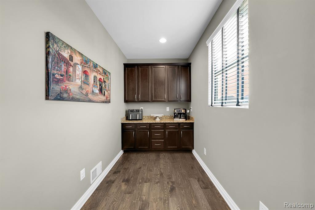 49473 CRANBROOK Drive, Macomb, MI 48044 — Photo 15