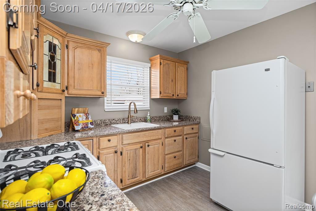 4656 Buckingham Drive, Warren, MI 48092 — Photo 10