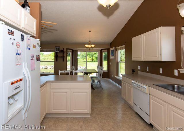 792 GLENLIVET Street, Howell, MI 48843 — Photo 10