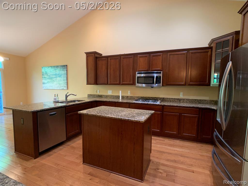 6603 BERRY CREEK Lane, West Bloomfield, MI — Photo 10