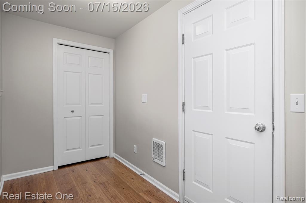 609 Village Lane, Milford, MI 48381 — Photo 32