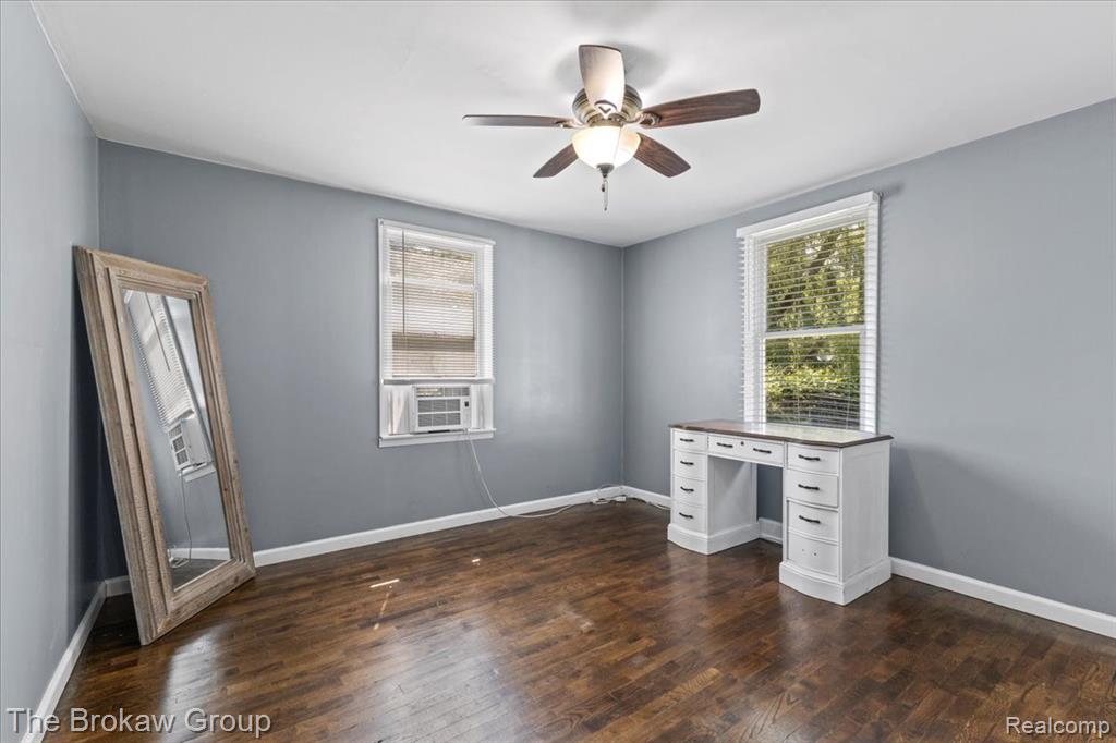 6088 Surrey Lane, Burton, MI 48519 — Photo 19