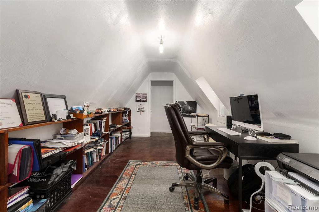 1735 LINCOLNSHIRE Drive, Detroit, MI, 48203