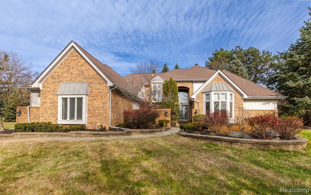 6351 Cherry Tree Court, Rochester Hills, MI 48306 — Photo 2