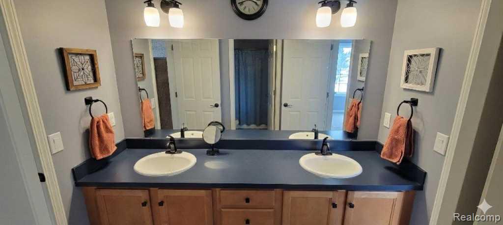 768 Shrewsbury Drive, Clarkston, MI 48348 — Photo 18