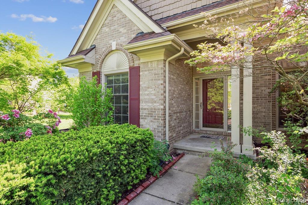 858 MYSTIC Court, Canton, MI 48187 — Photo 2