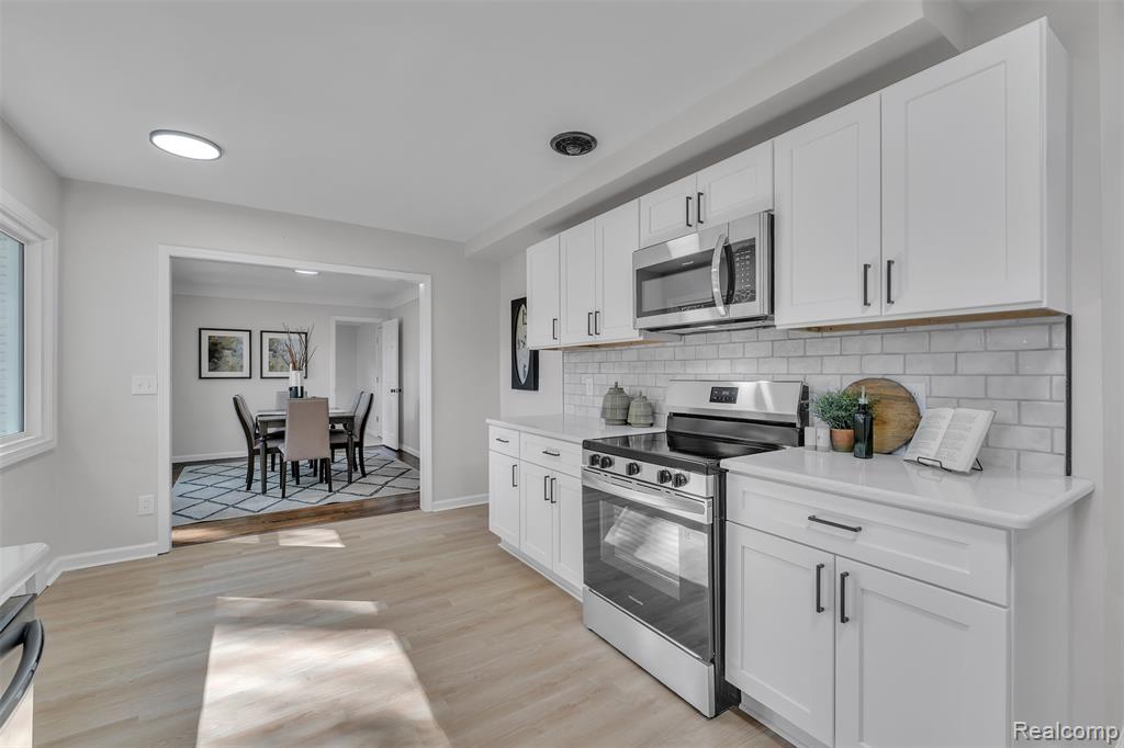 18755 Cambridge Boulevard, Lathrup Village, MI 48076 — Photo 16