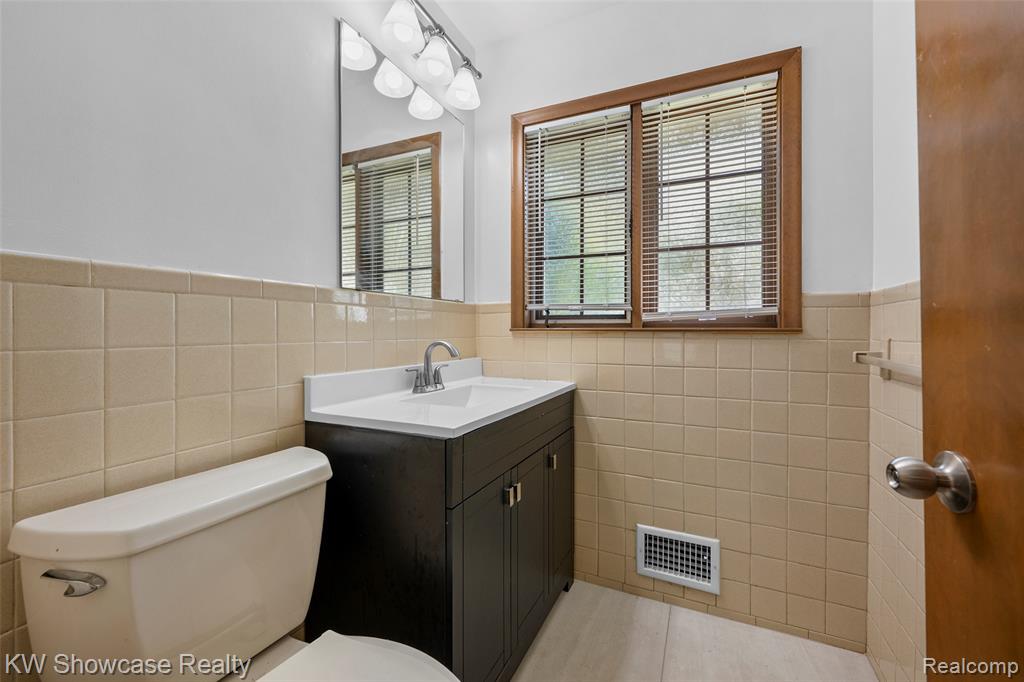 8362 Sunburst, Center Line, MI 48015 — Photo 26