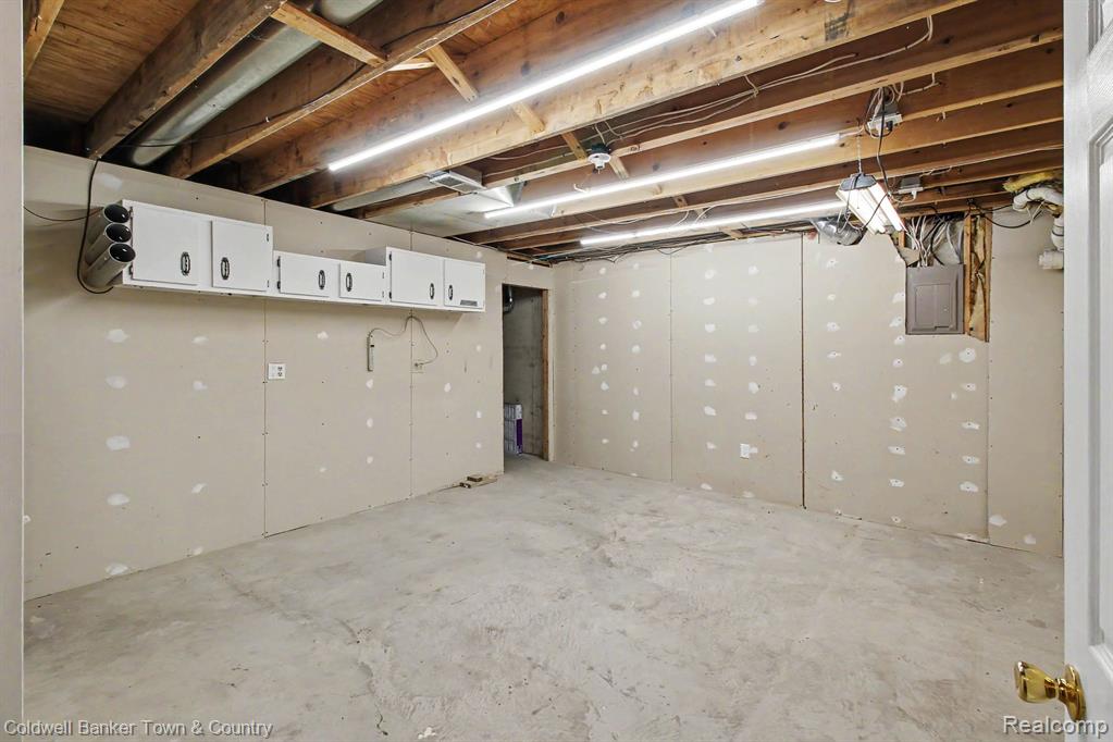 332 Triangle Lake Road, Howell, MI 48843 — Photo 19