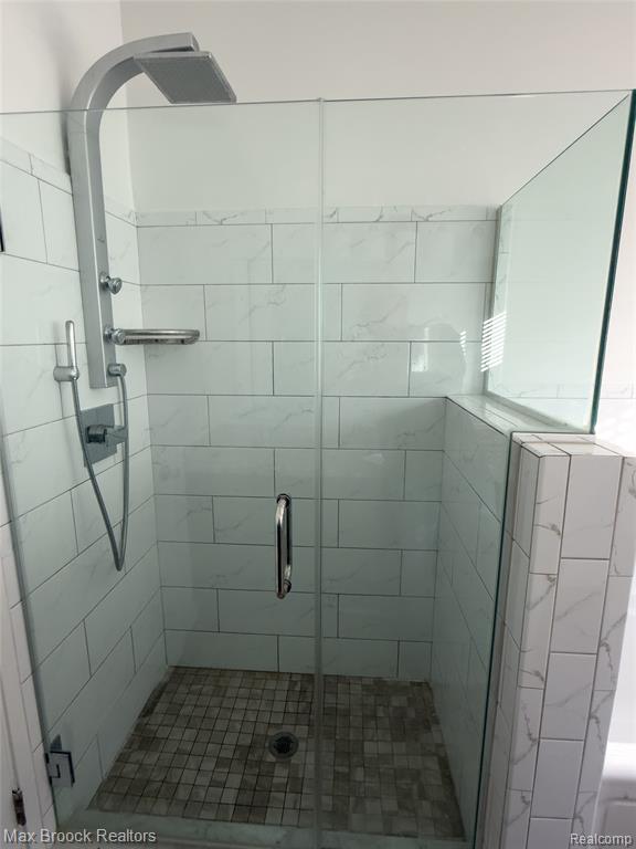 4013 Foxpointe Drive, West Bloomfield, MI 48323 — Photo 16