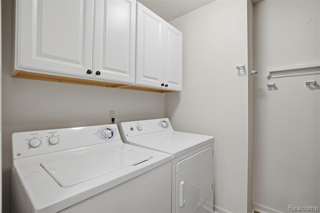 320 N Wixom Road, 30, Wixom, MI 48393 — Photo 16