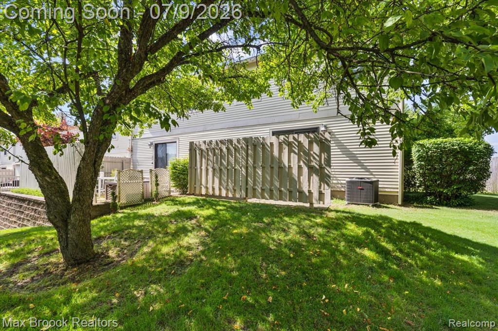 5601 Drake Hollow Drive W, West Bloomfield, MI — Photo 56
