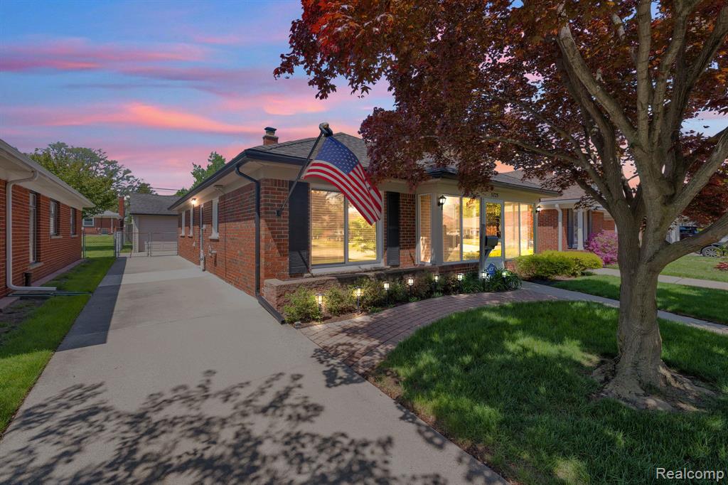5725 Burger Street, Dearborn Heights, MI 48127 — Photo 40