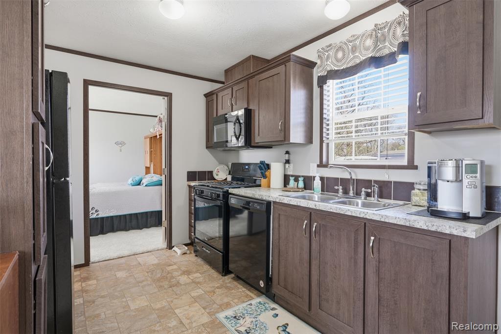 440 Flamingo Street, Rochester Hills, MI 48309 — Photo 14