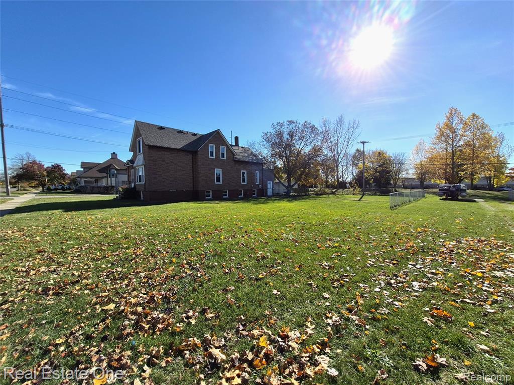 505 Forest Street, Wyandotte, MI 48192 — Photo 11