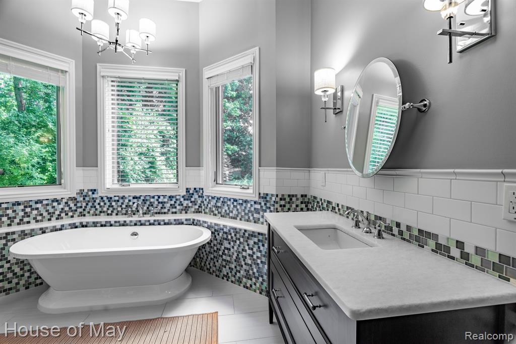 712 E GUNN Road, Rochester, MI 48306 — Photo 35