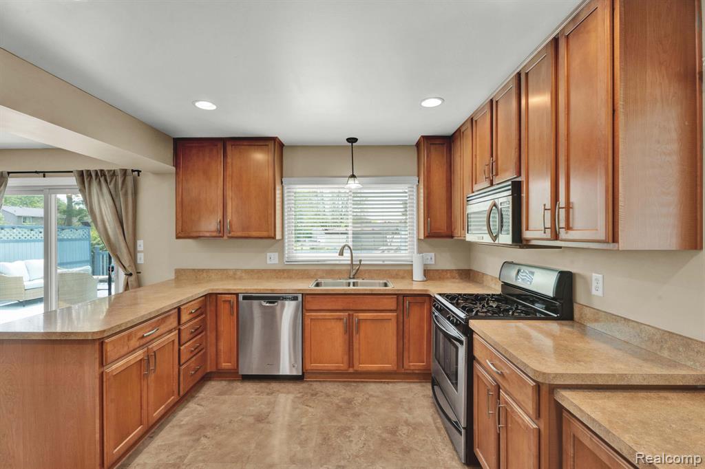 43819 Fredericksburg Street, Canton, MI 48188 — Photo 15