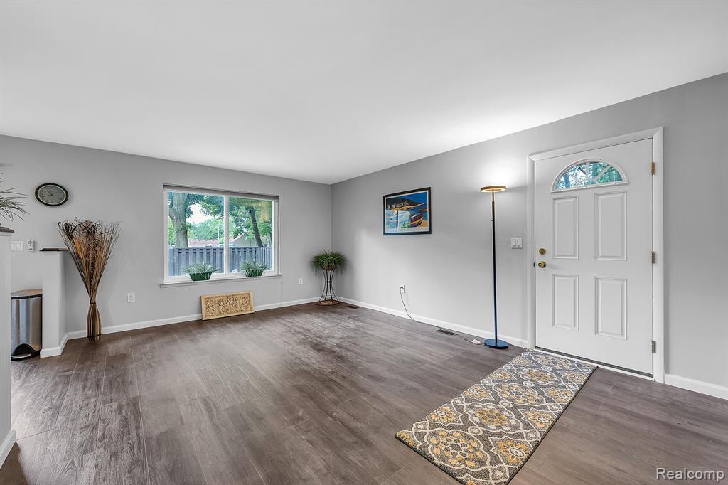 1963 WICKHAM Street, Royal Oak, MI 48073 — Photo 6