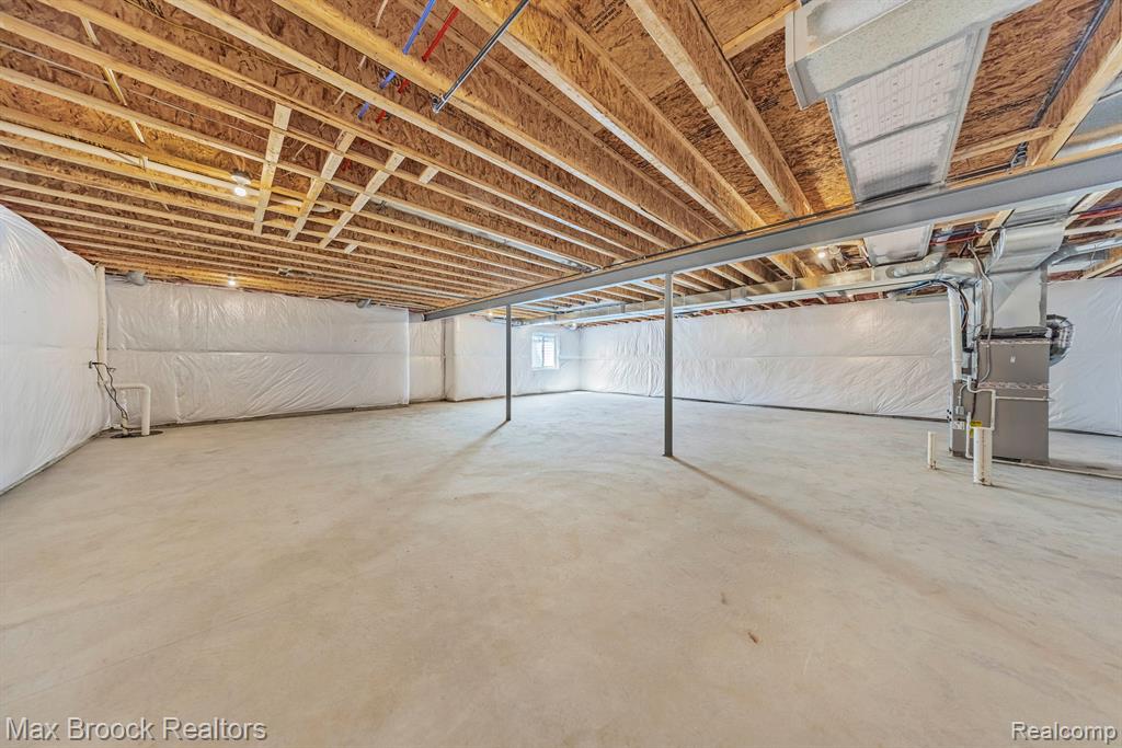 5636 Suffolk Court, West Bloomfield, MI — Photo 34