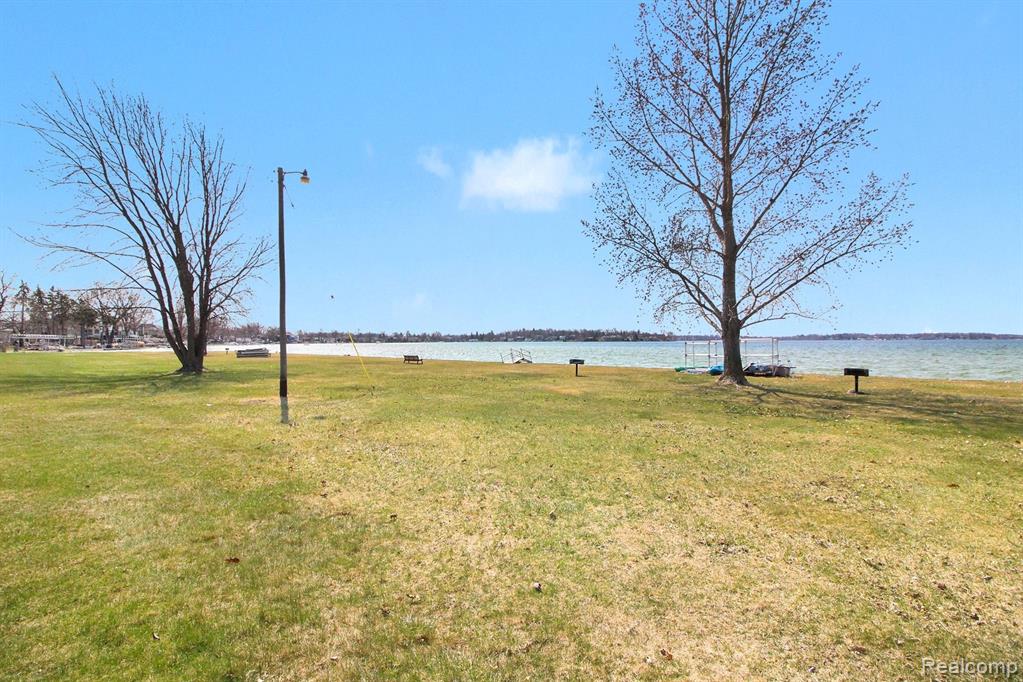 1611 Cass Lake RD Road, C, Keego Harbor, MI 48320 — Photo 22